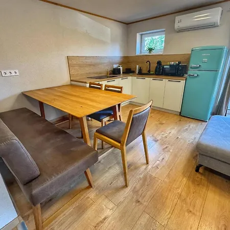 Kupihenő Apartment *